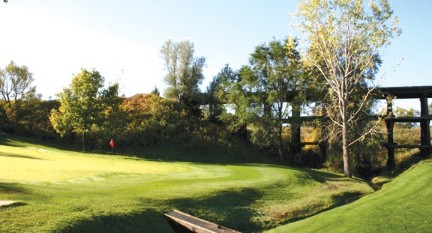 Willow-Run-Sioux-Falls-golfing